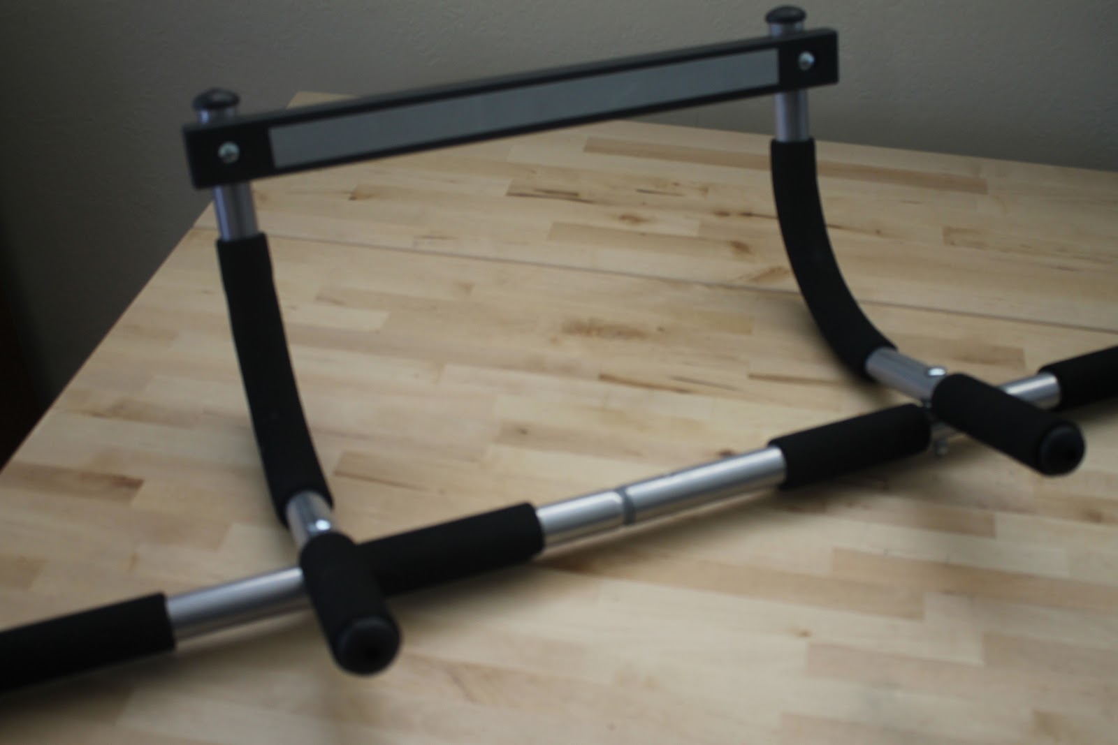 Omani's Product Reviews: Iron Gym Pull-Up Bar