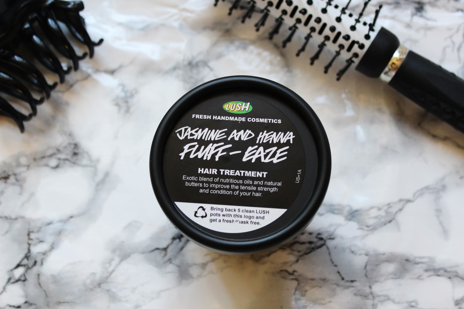 LUSH Jasmine and Henna Fluff-Eaze Hair Treatment | The Skin and Beauty