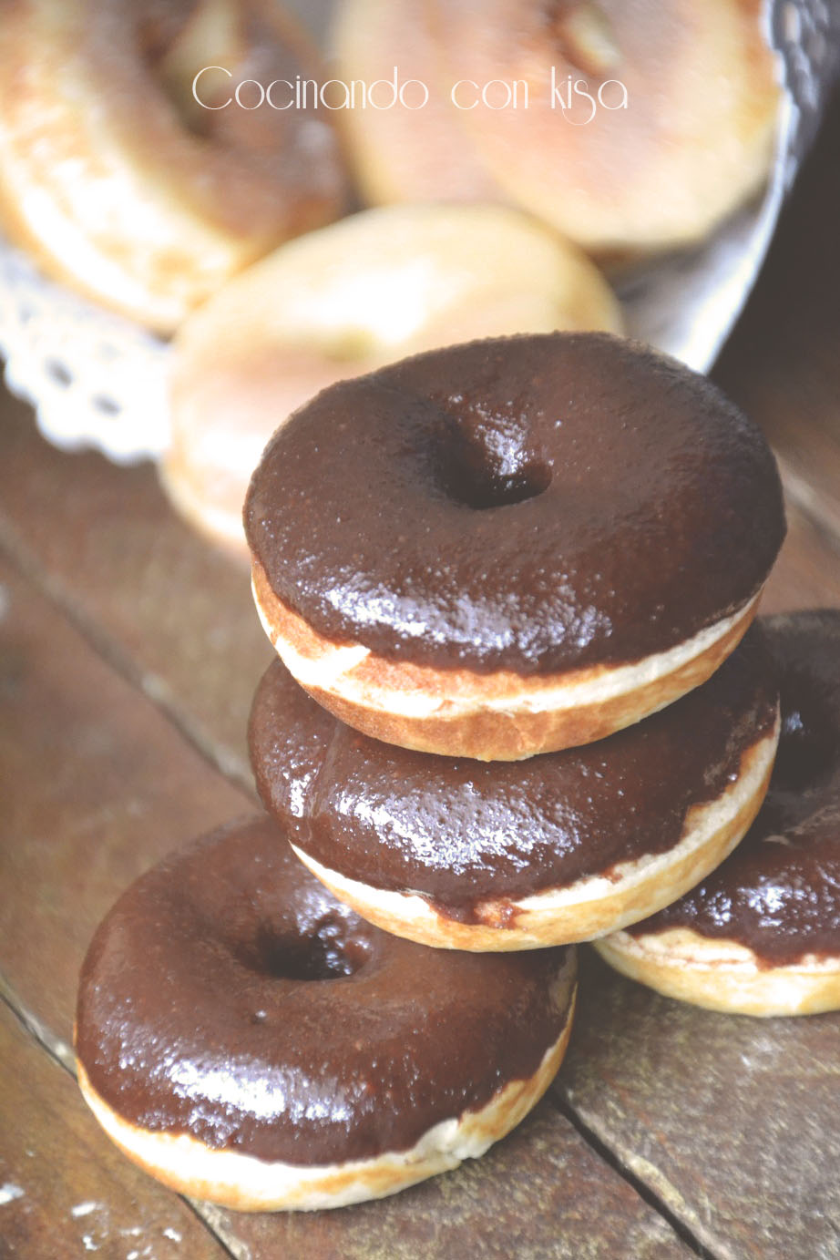Cocinando con Kisa Donus mini con glaseado de vainilla y chocolate