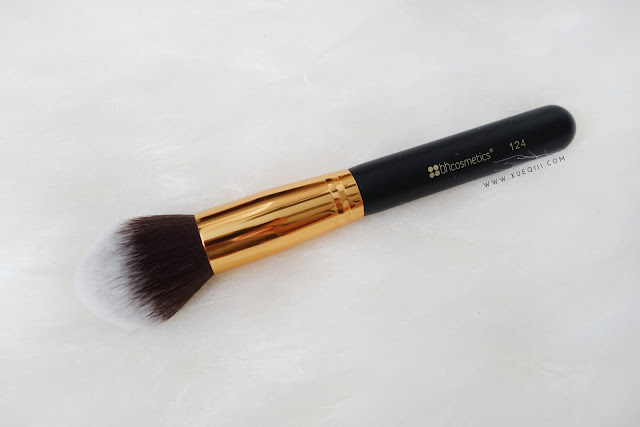 BH Cosmetics Sculpt and Blend 2 - 124 Tapered Face Blending Brush