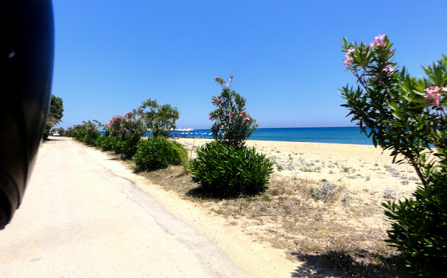 TRAVEL AND LIFESTYLE DIARIES - : Kefalonia, Greece: Skala Beach