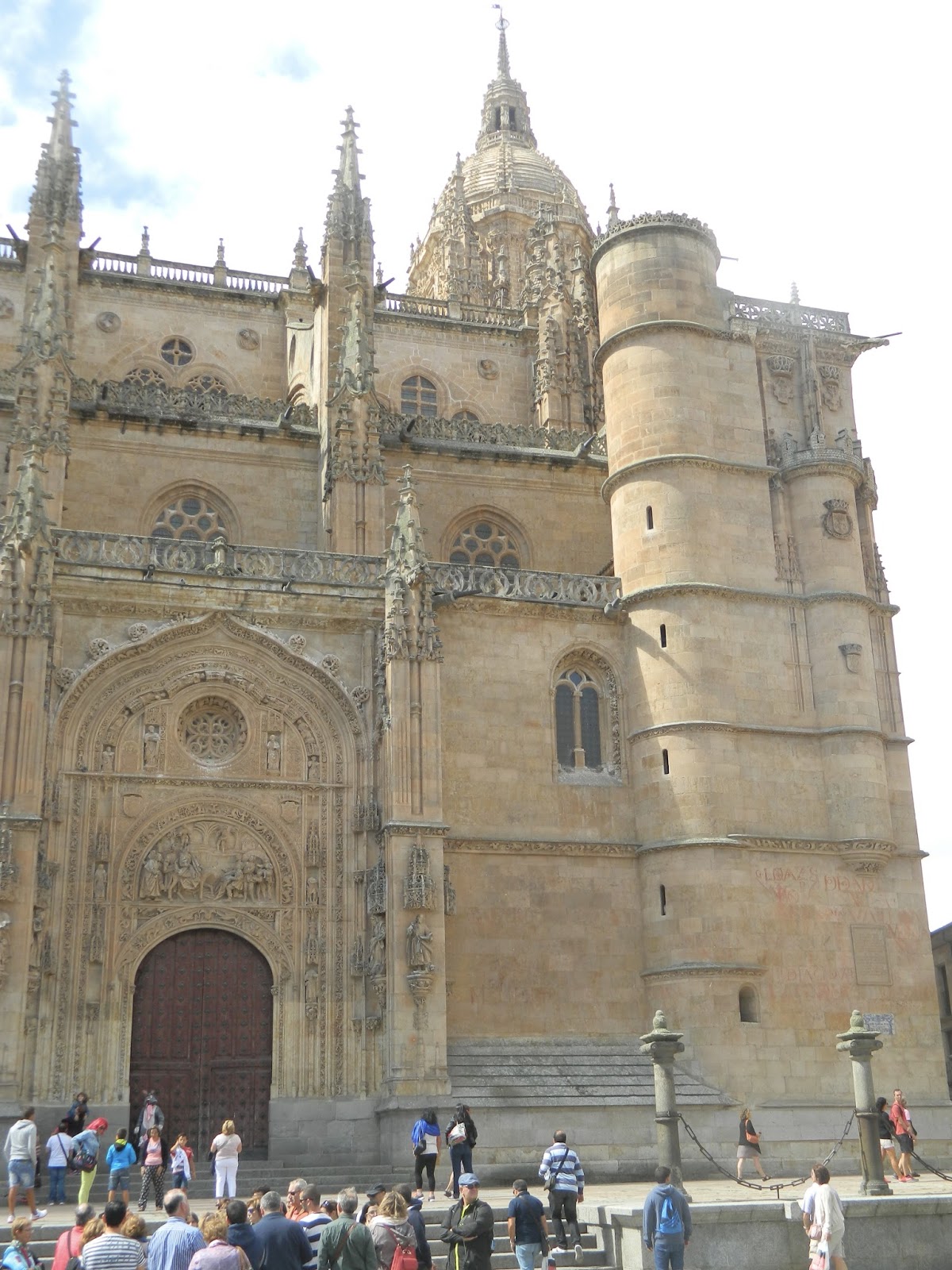 A Lovely Life, Indeed: Finding the Frog in Salamanca, Spain