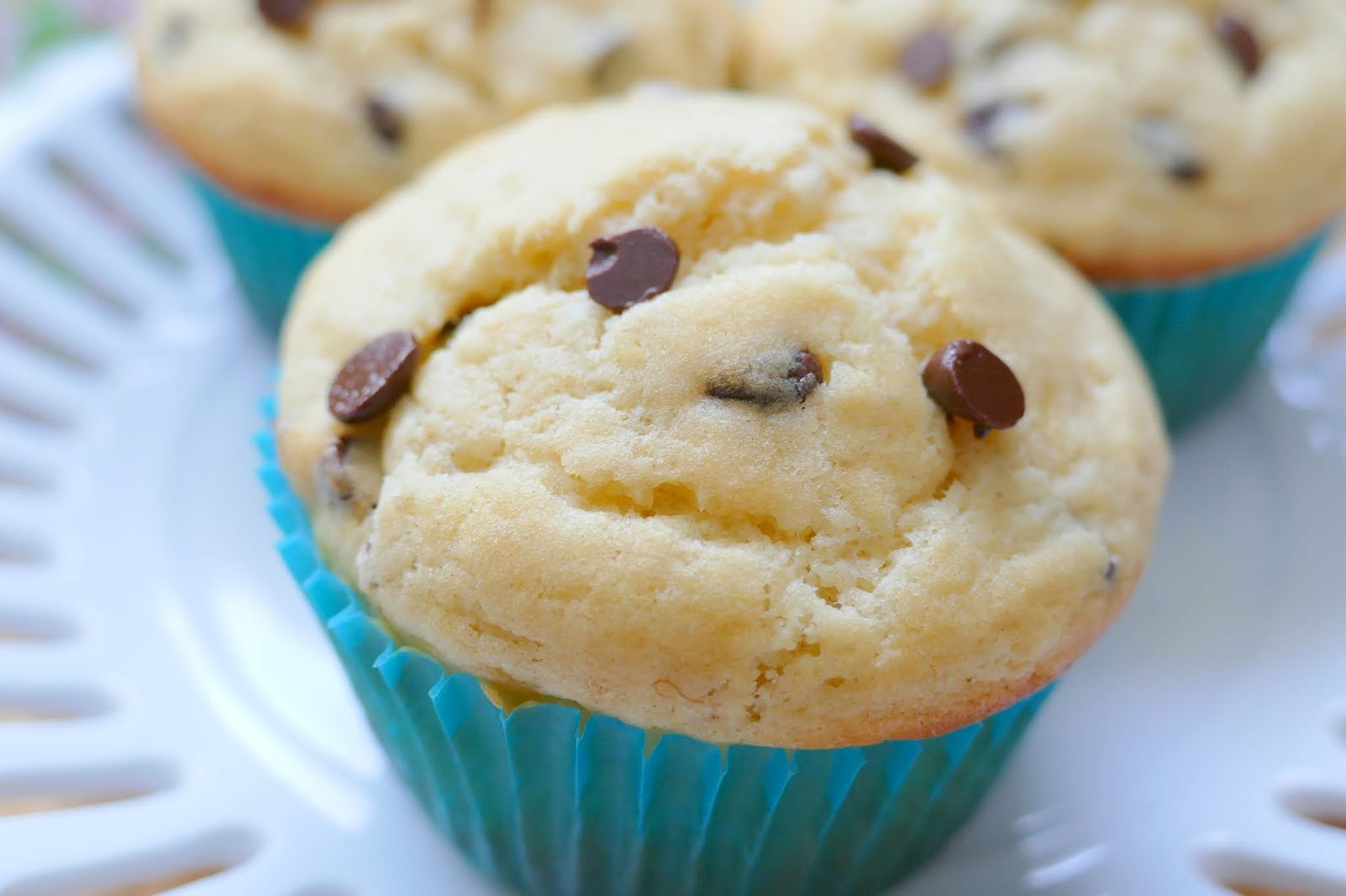 Banana Mini Chocolate Chip Muffins Recipe from Hot Eats and Cool Reads! These tasty muffins with little bites of chocolate chips are perfect for breakfast, the lunchbox, picnics or snack!