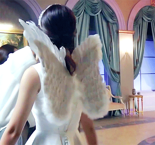 같이 놀면 애기가 되는 정연이와 쯔위 | 인스티즈