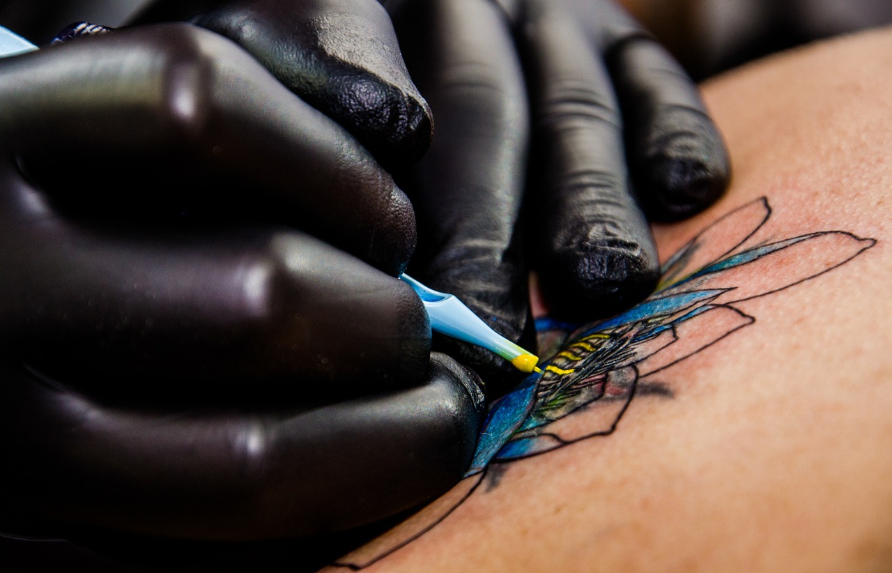 tattoo-artist-556036_1280.jpg