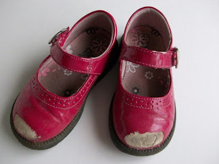 bordado dividir Masacre ☆ BabyMandarina ☆ sacos y complementos originales para bebés: Cómo reparar  y decorar zapatos infantiles de manera fácil y sencilla