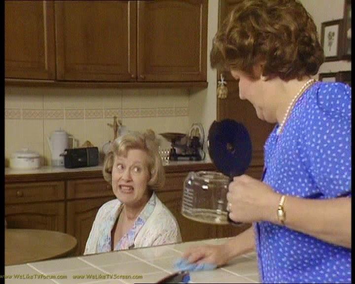 We Like TV Screen & We Like TV Forum: Keeping Up Appearances - 01x02