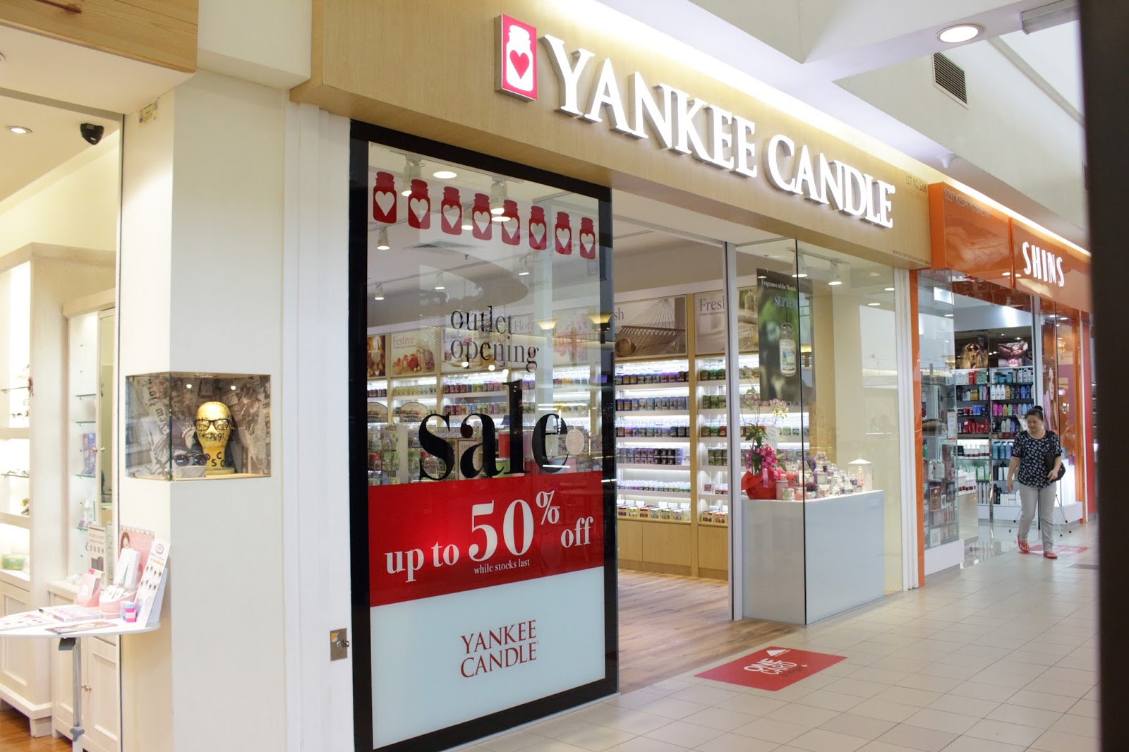 ~* SCENTS OF YANKEE CANDLES PERVADED ONE UTAMA SHOPPING MALL*~