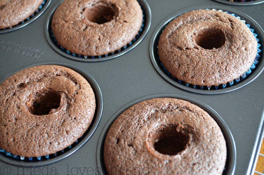 Frieda Loves Bread Cupcake Genius