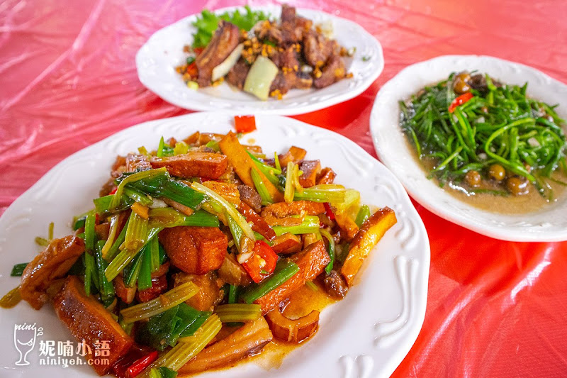 【南投竹山紫南宮美食】35甕缸雞。南投第一名甕仔雞平價熱炒 【南投竹山紫南宮美食】35甕缸雞。南投第一名甕仔雞平價熱炒
