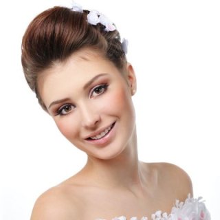 http://www.risunoc.com/2016/02/sozdanie-svadebnyh-prichesok-na-domu.html