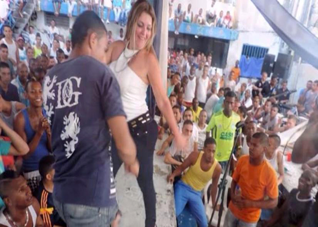 TWERKING DA DIRETORA TWERKING DA DIRETORA