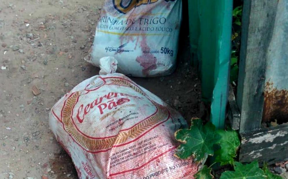 Sacos com corpo esquartejado são encontrados por moradores em Salvador