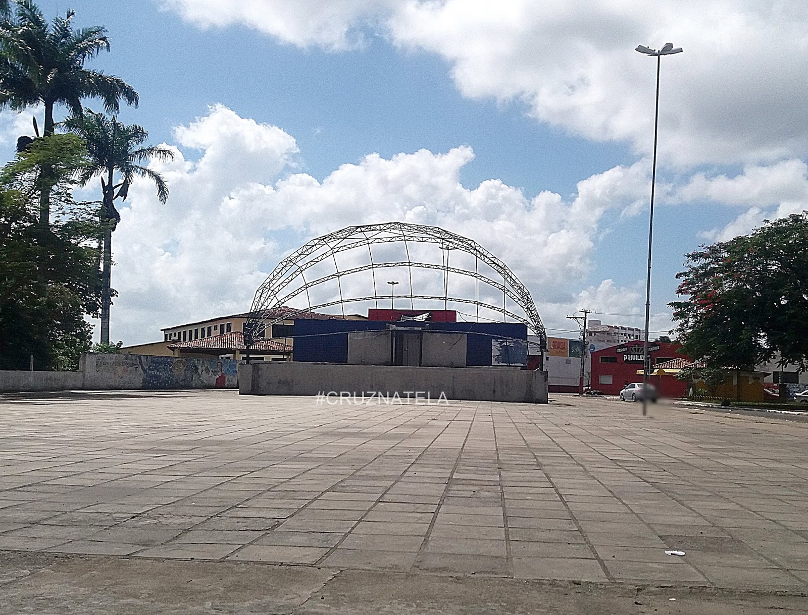 Cruz na Tela  Ueviton Santana Cruz das Almas Praça Multiuso segue