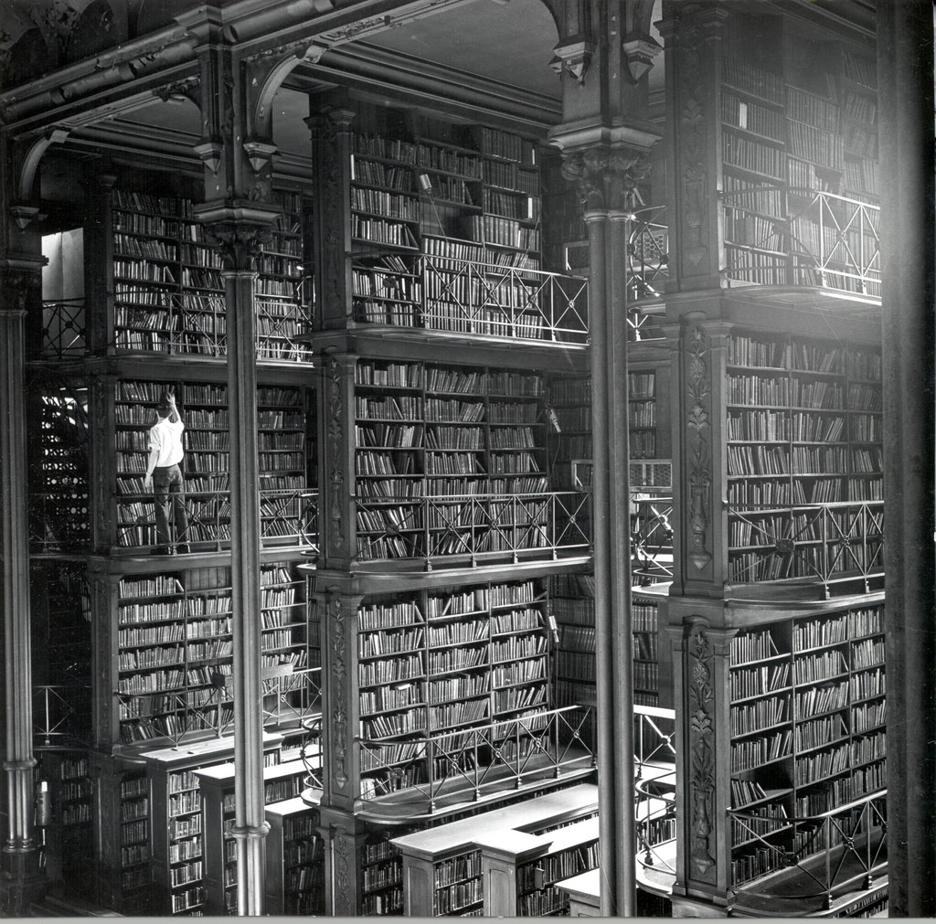 25 Photographs of the Cincinnati's Old Main Public Library