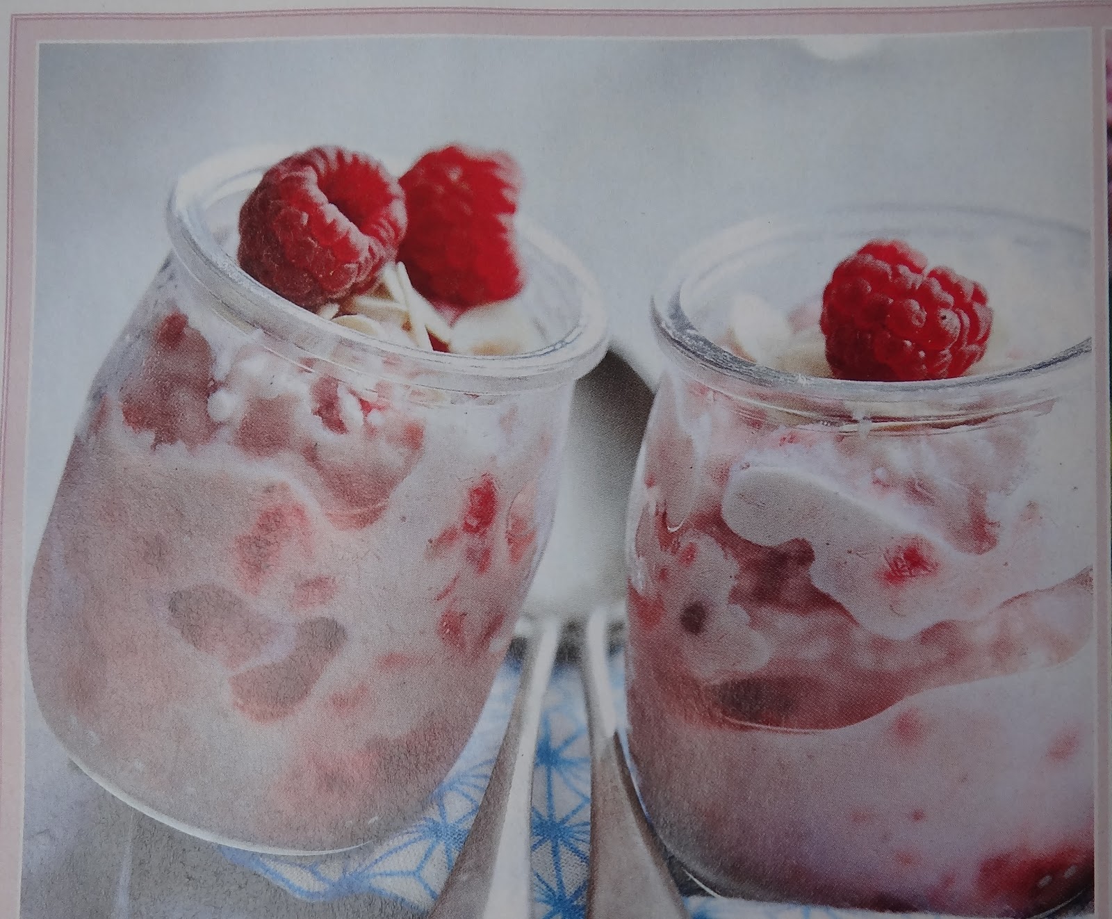 shabby, white and more...: Himmlisches Himbeer-Joghurt-Eis