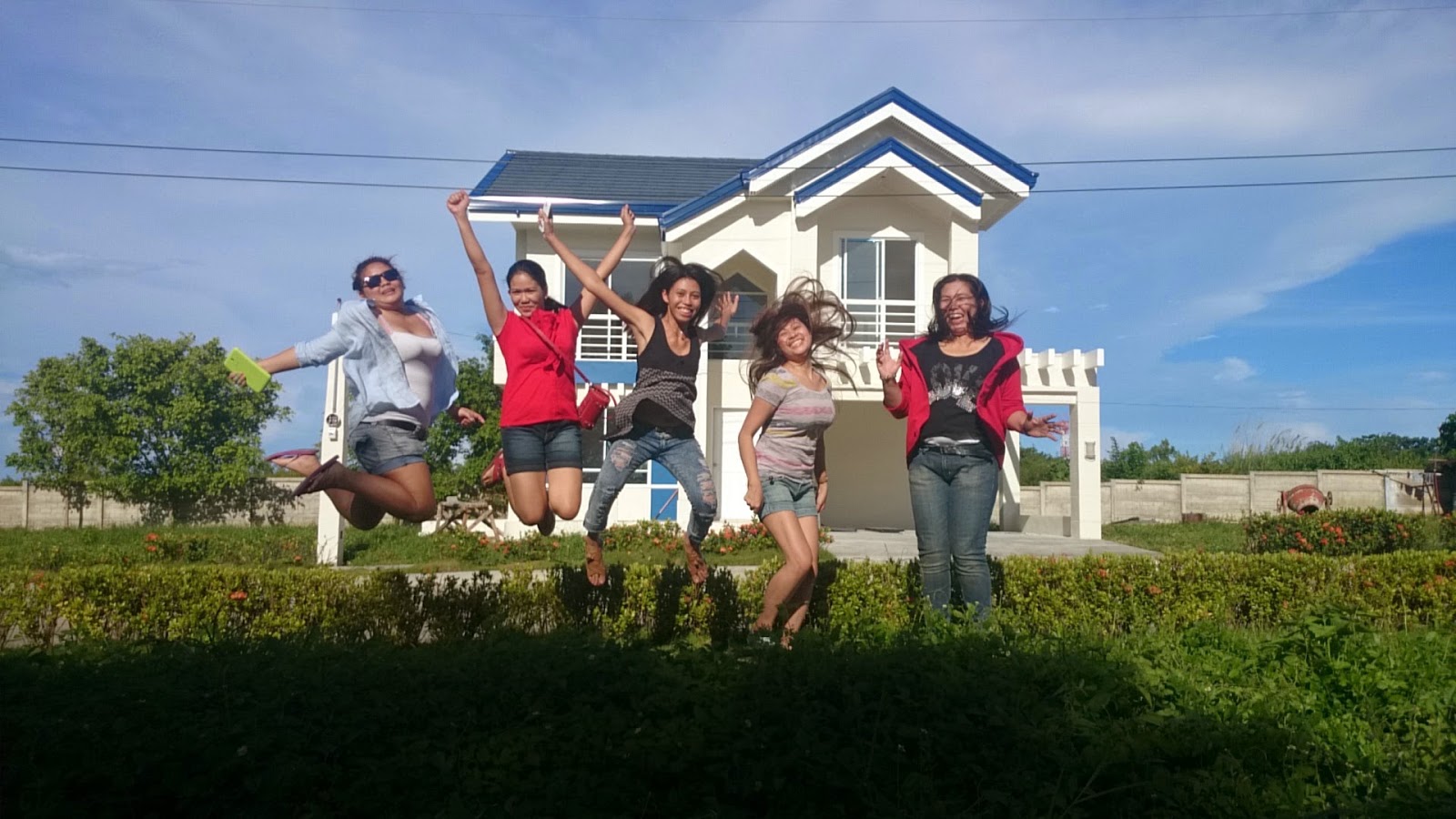 Having fun while visiting Robinsons Homes Cebu Project
