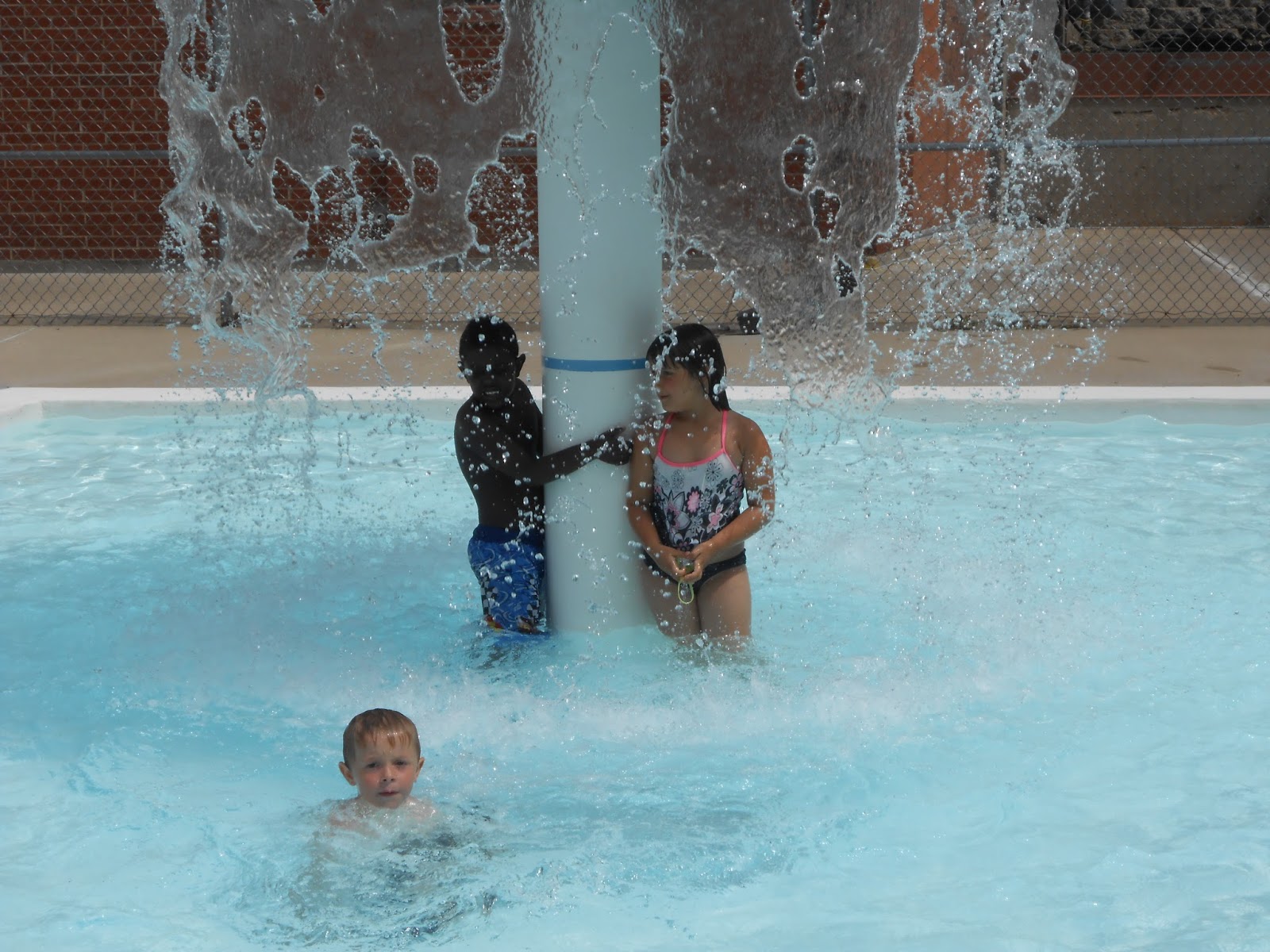 DCC Summer Day Camp Henry Vilas Zoo & Monona Pool and Ocean Commotion