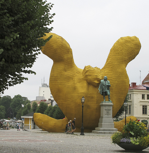 The Big Yellow Rabbit of Örebro ~ Kuriositas