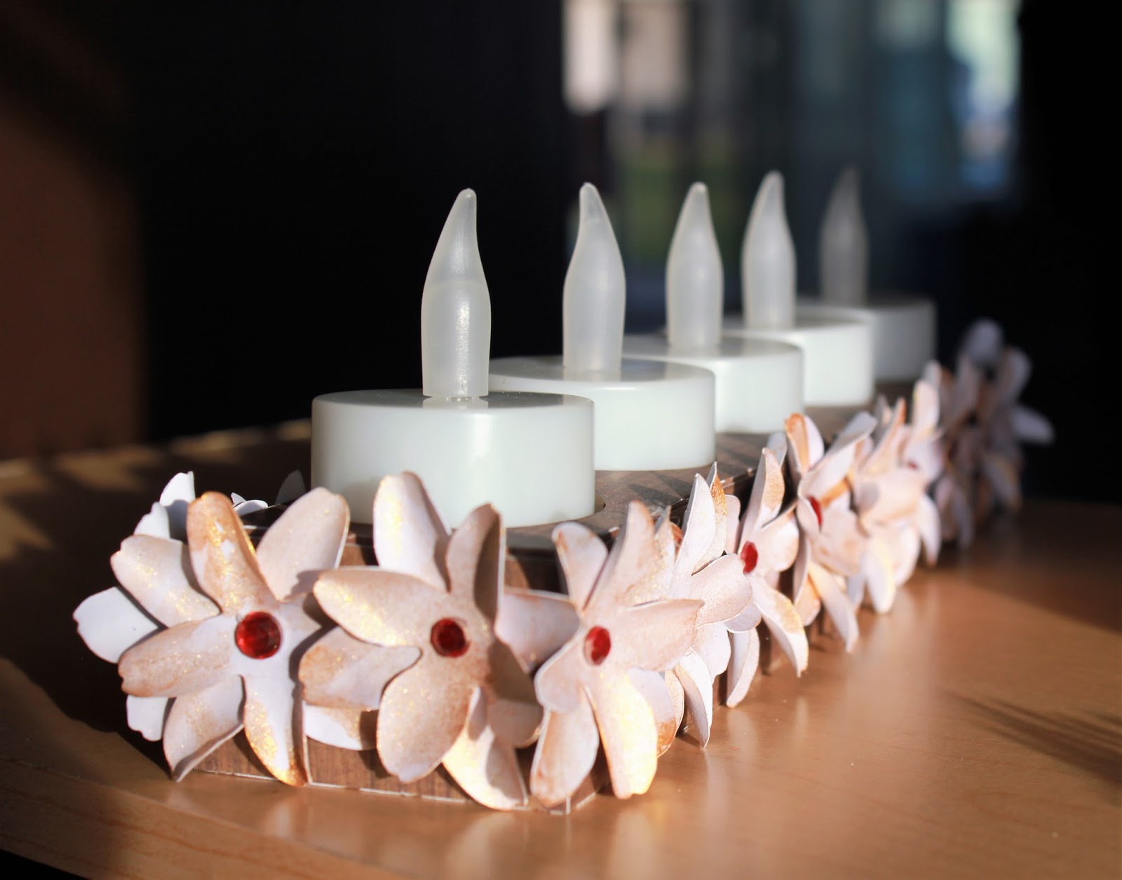 Coupon Sahm I Am Paper Candle holder with flowers