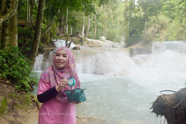 Produk Himalaya yang telah dibawa ke Laos (Kuang Si Waterfall) 6 Produk Himalaya Yang Mudah Dibawa Travel