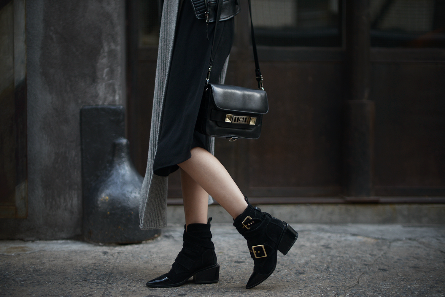 FOREVERVANNY Acne Studios Wool Scarf Sacai Double Buckle Ankle Boots