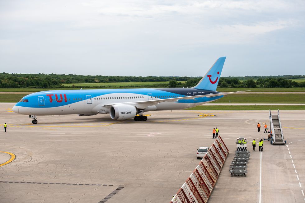 Photos Dreamliner Touches Down In Pula