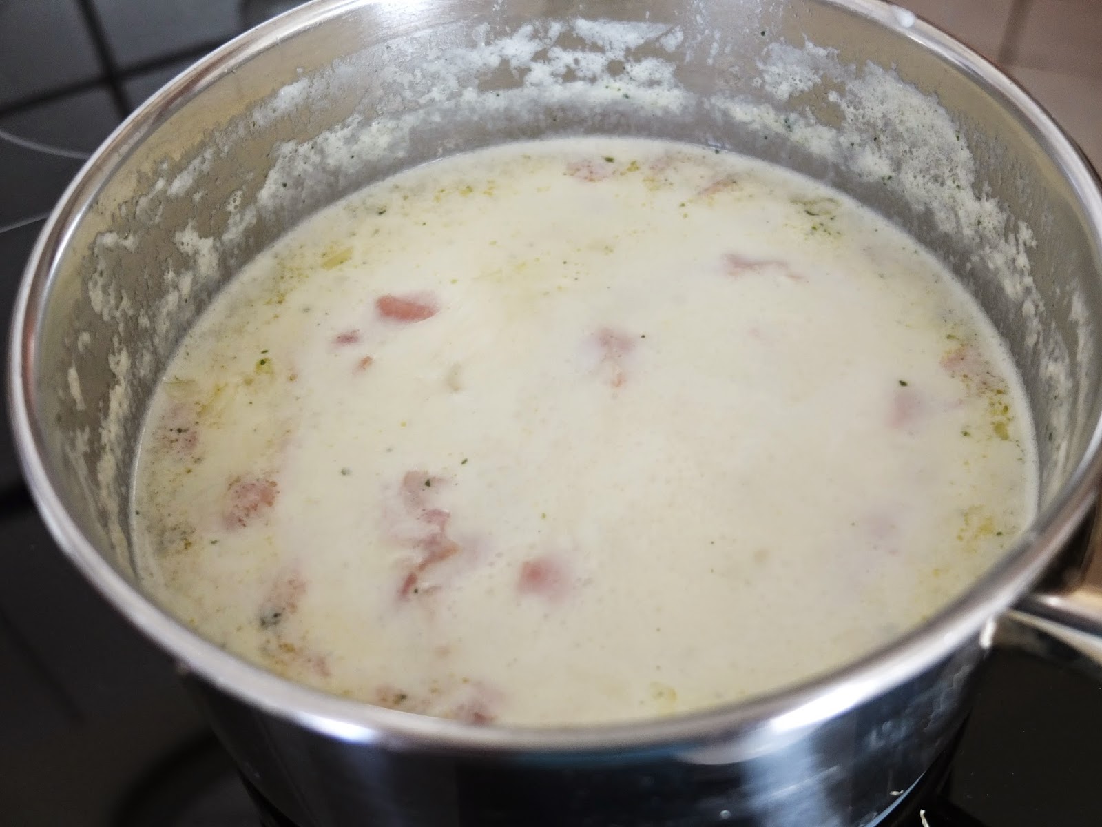 Kartoffel-Erbsen-Gratin mit Schinken