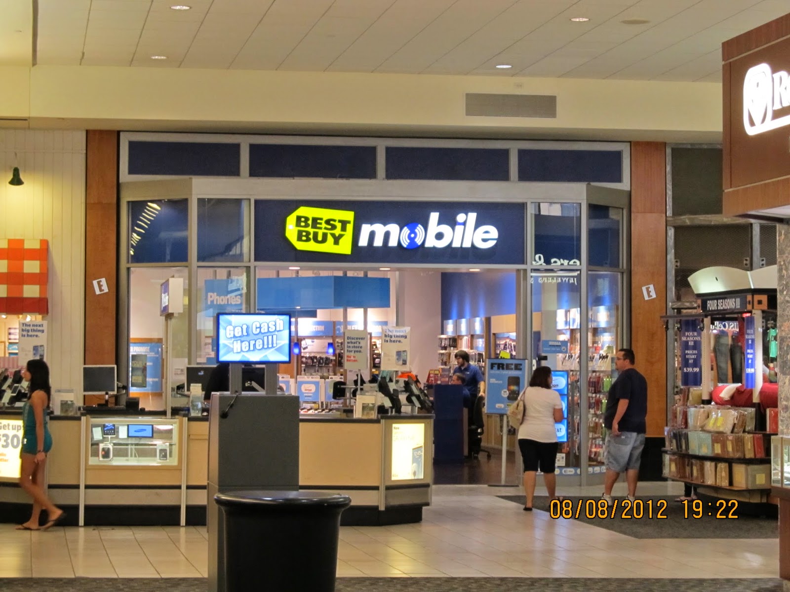 Trip to the Mall Eastland Mall (Bloomington, IL)