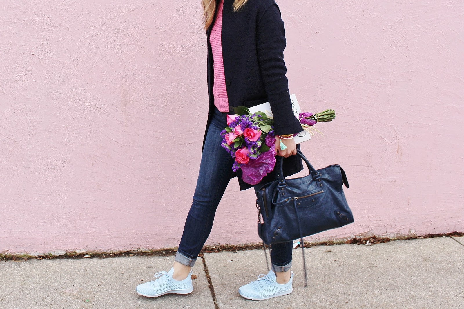 Bijuleni - Weekend Outfit look. Skinny jeans, pink wool sweater, duster navy coat, Balenciaga Town Bag and Native Shoes 