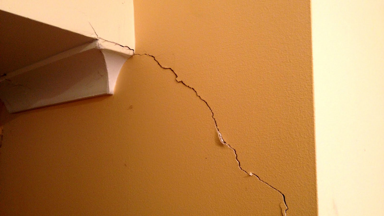 How To Repair Plaster Walls Before Painting - Paint Choices