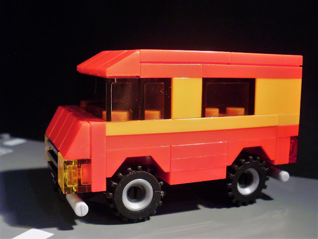 MOC LEGO Carrinha vermelha