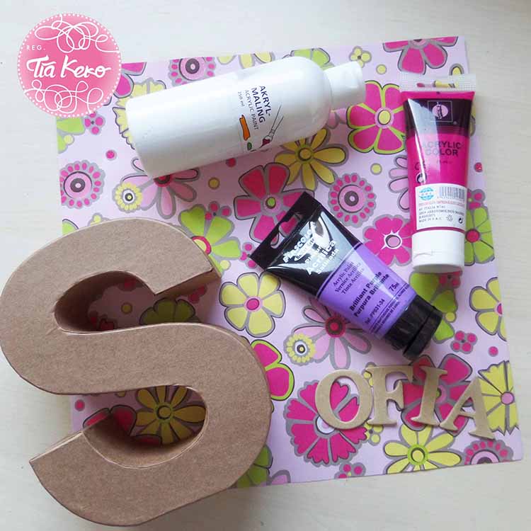 Tía Keko y manualidades con letra