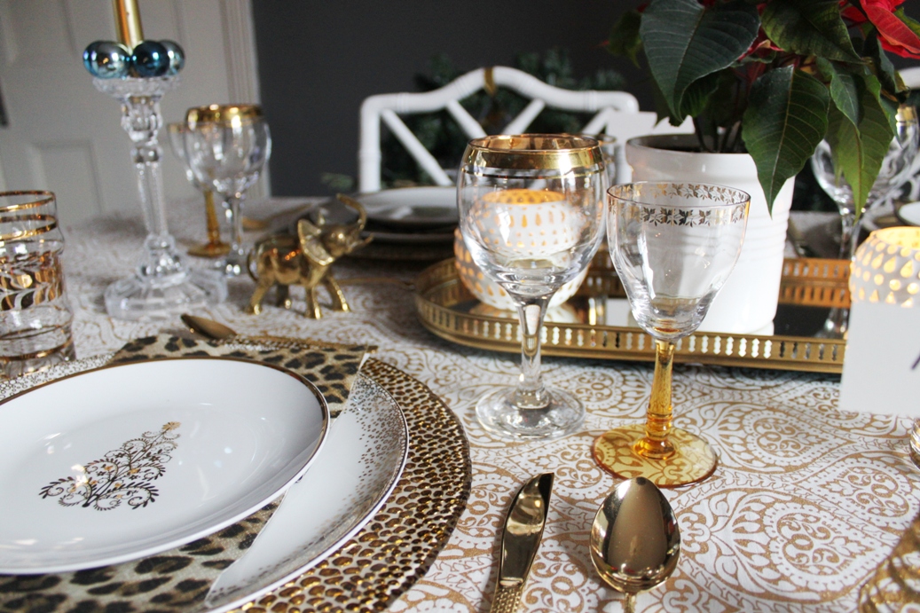A Swoon Worthy Christmas Part III: The Christmas Tablescape - Swoon Worthy
