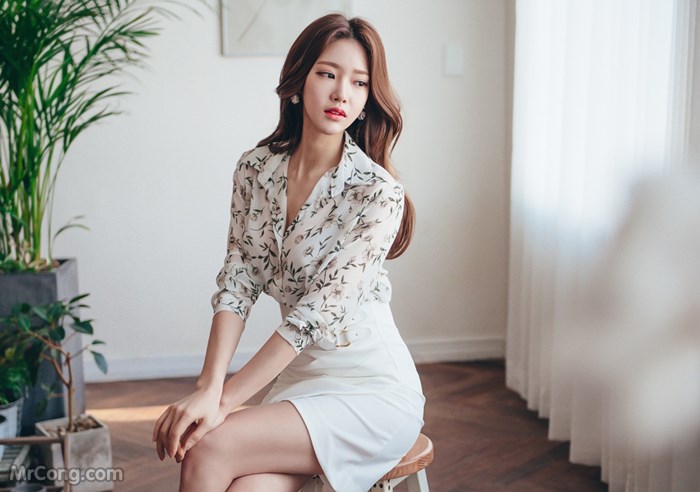 Beautiful Park Jung Yoon in the April 2017 fashion photo album (629 photos) photo 1-15
