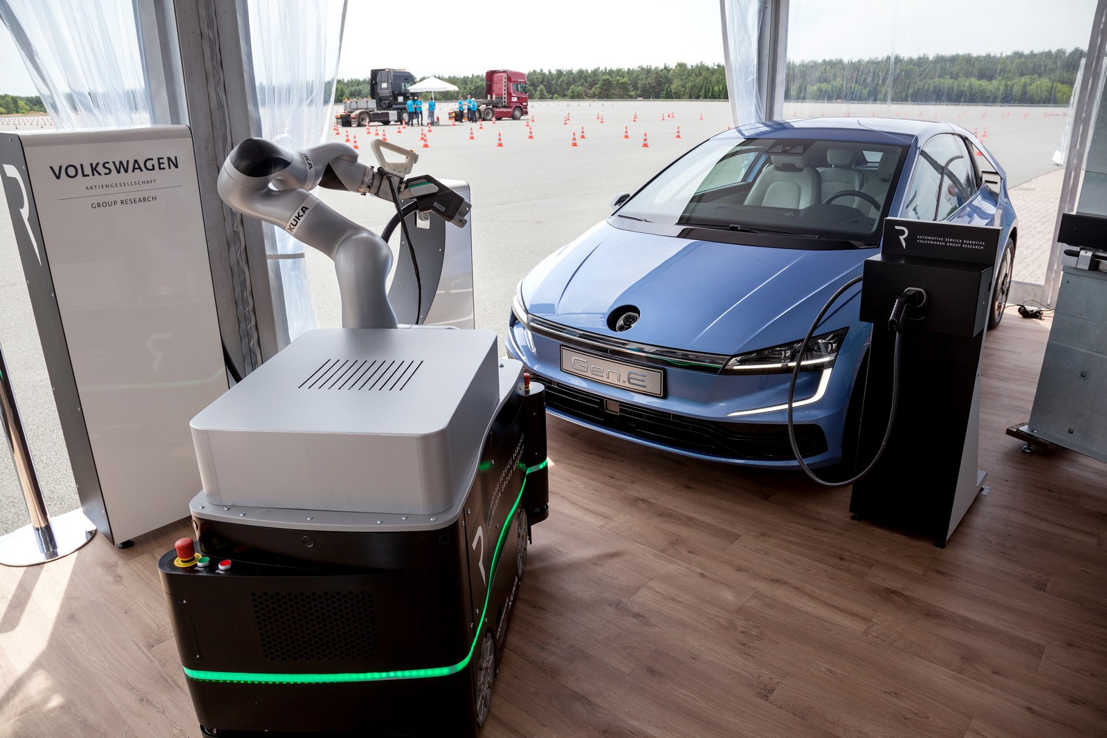 VW-Gen.E-Concept-2.jpg