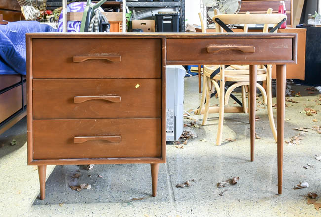 Mcm desk 2024