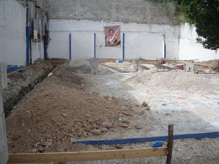 Construyen obra en el solar donde nació María Montez; Gobierno y dueño no se ponen de acuerdo para adquirirlo.