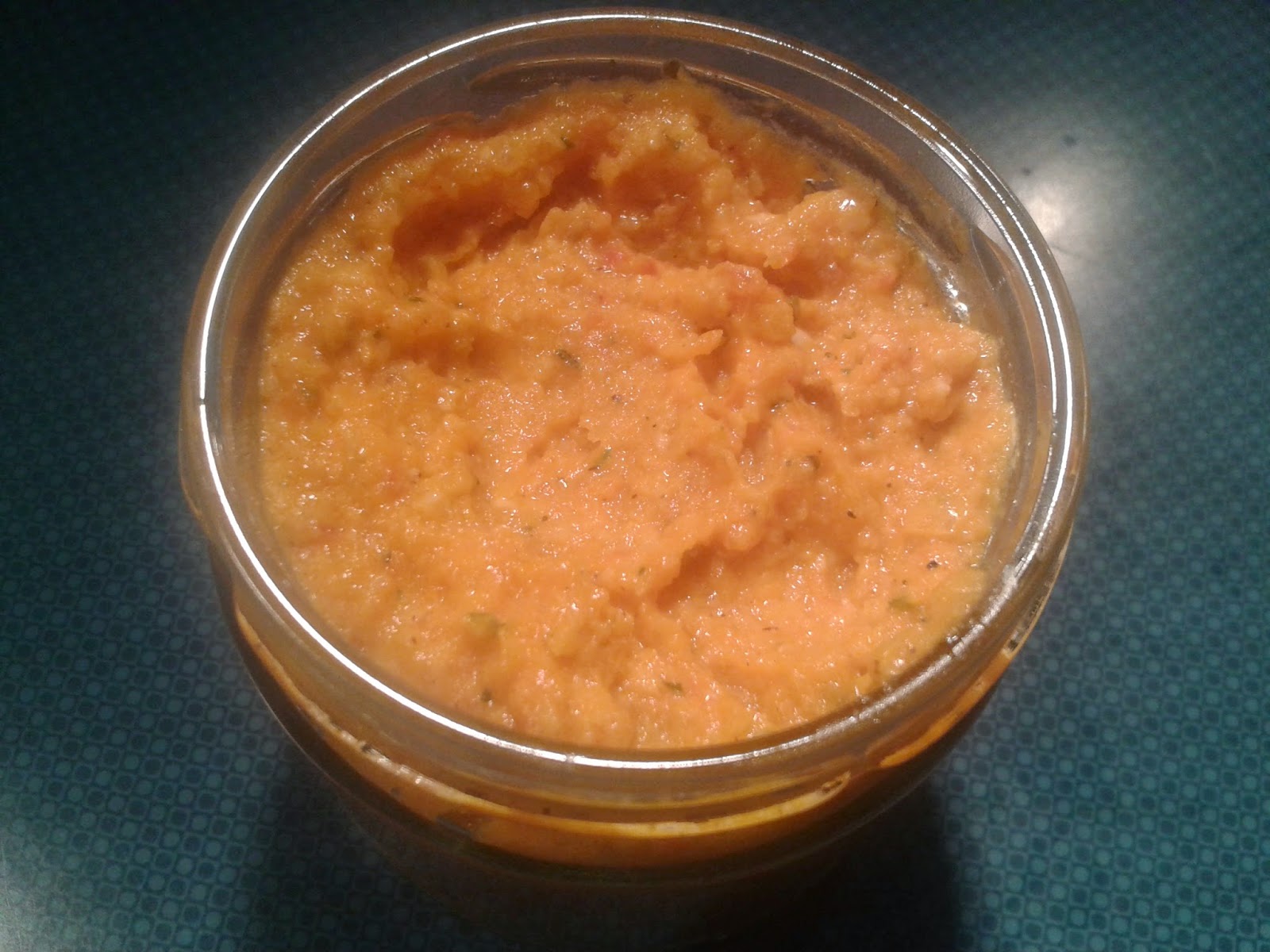 Isa probiert...: Karotten-Haselnuss-Pesto