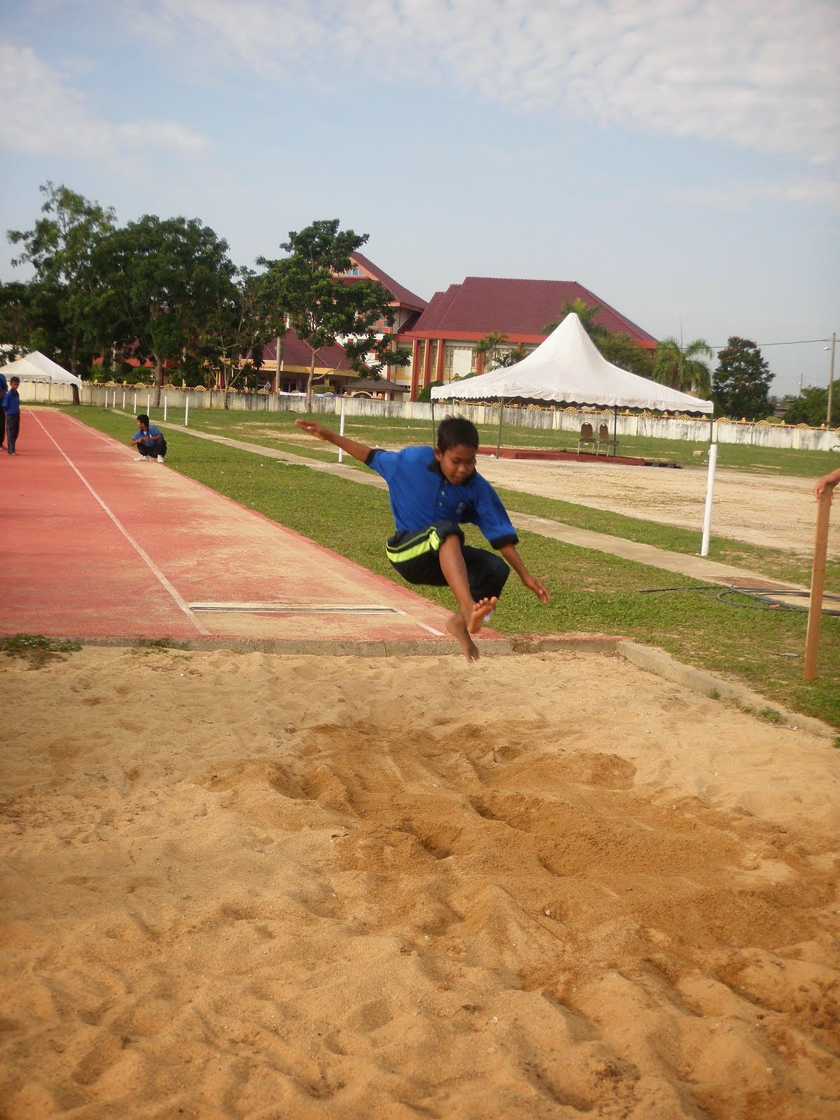 Perbedaan Lompat Dan Loncat