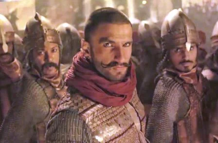 Malhari Song Lyrics - Bajirao Mastani (2015) | Ranveer Singh, Deepika Padukone & Priyanka Chopra