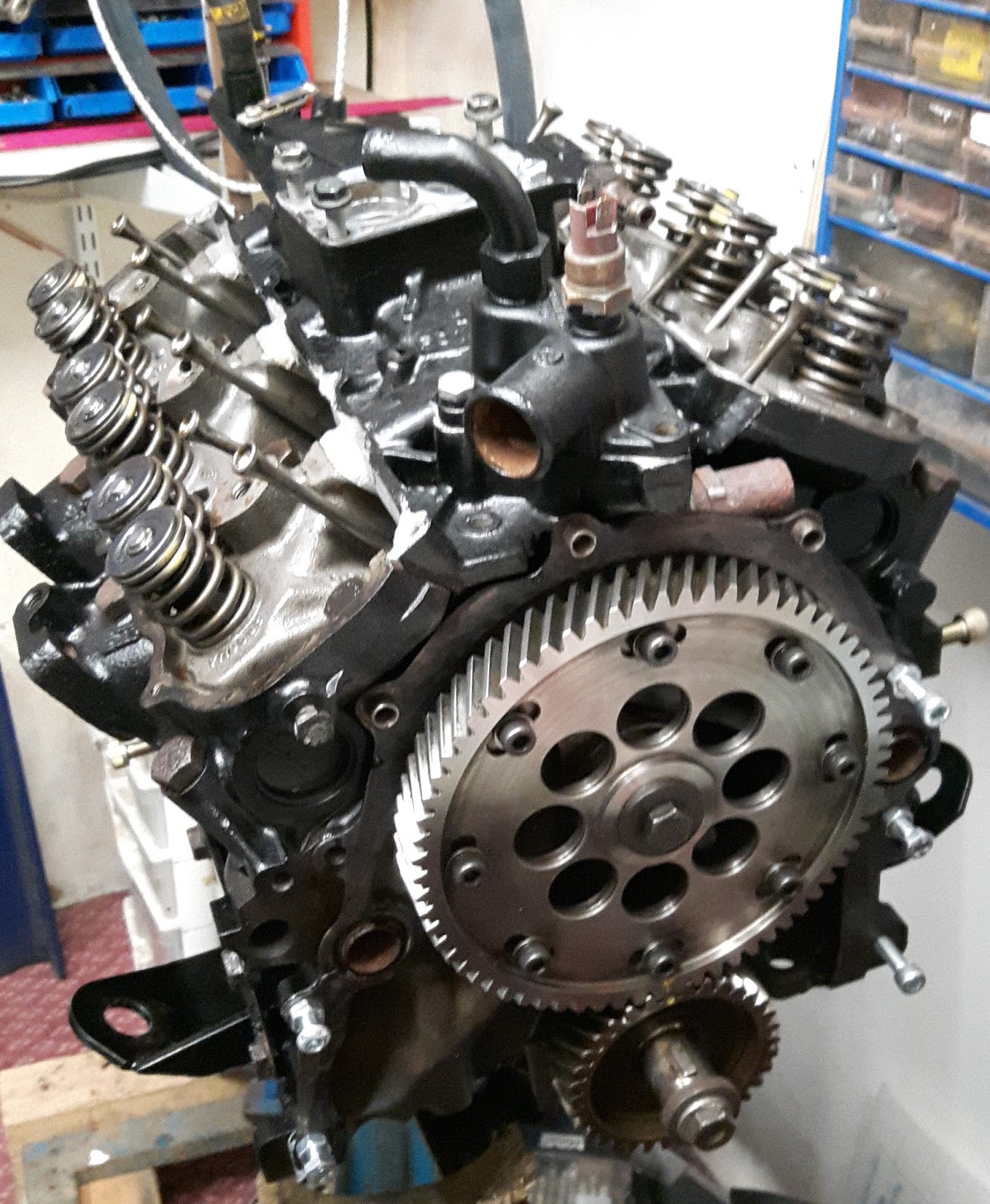 Sunbeam Alpine Series 3 conversion to V6 2.8 Cam gear endfloat "fix"