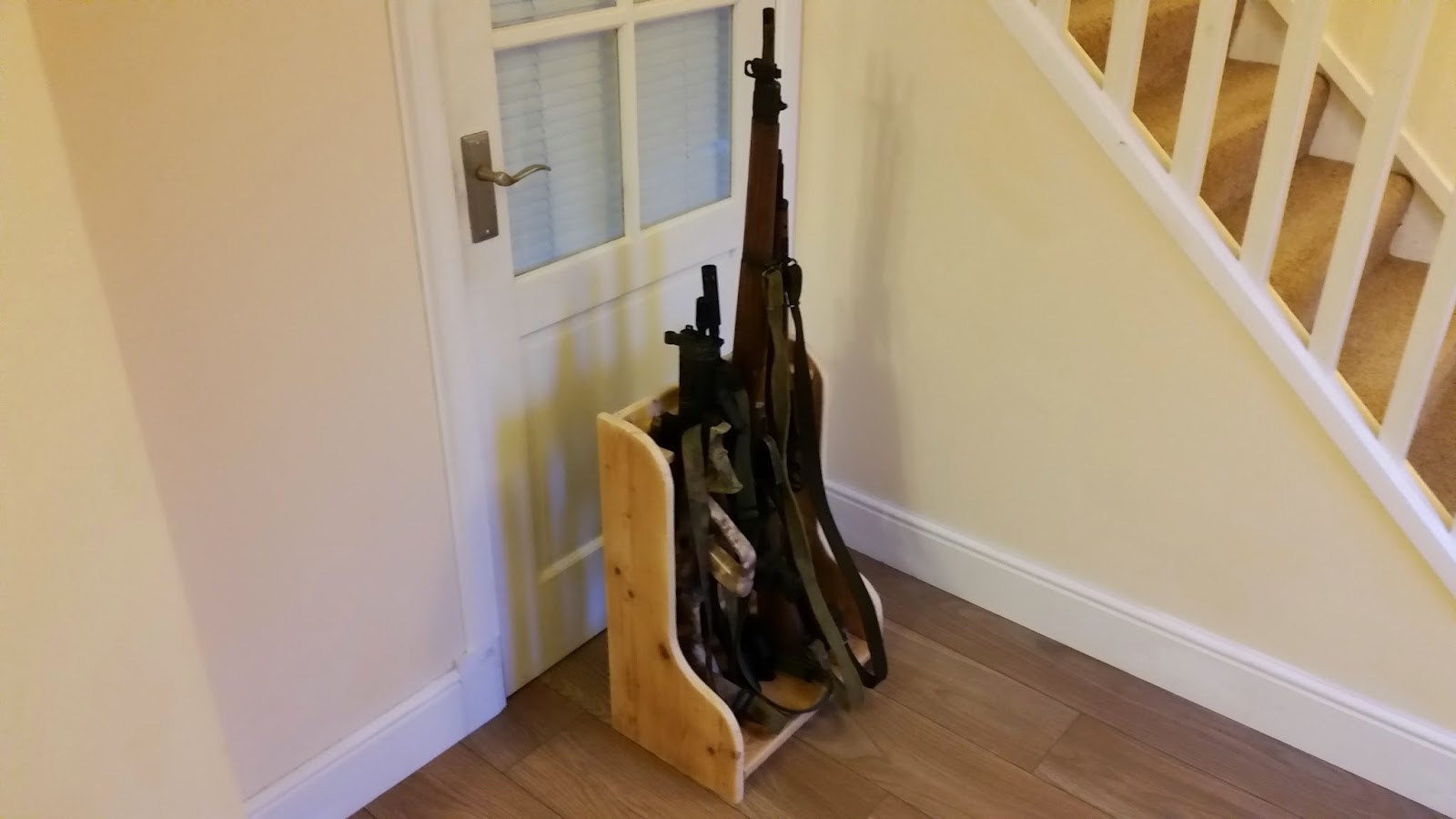 The Crapworks: Easybuild Compact Rifle Rack