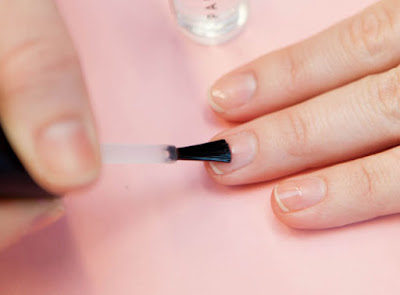 20 Life-Changing Hacks for Doing Your Nails