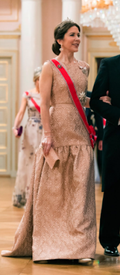 Robe Max Mara / escarpins Manolo Blahnik