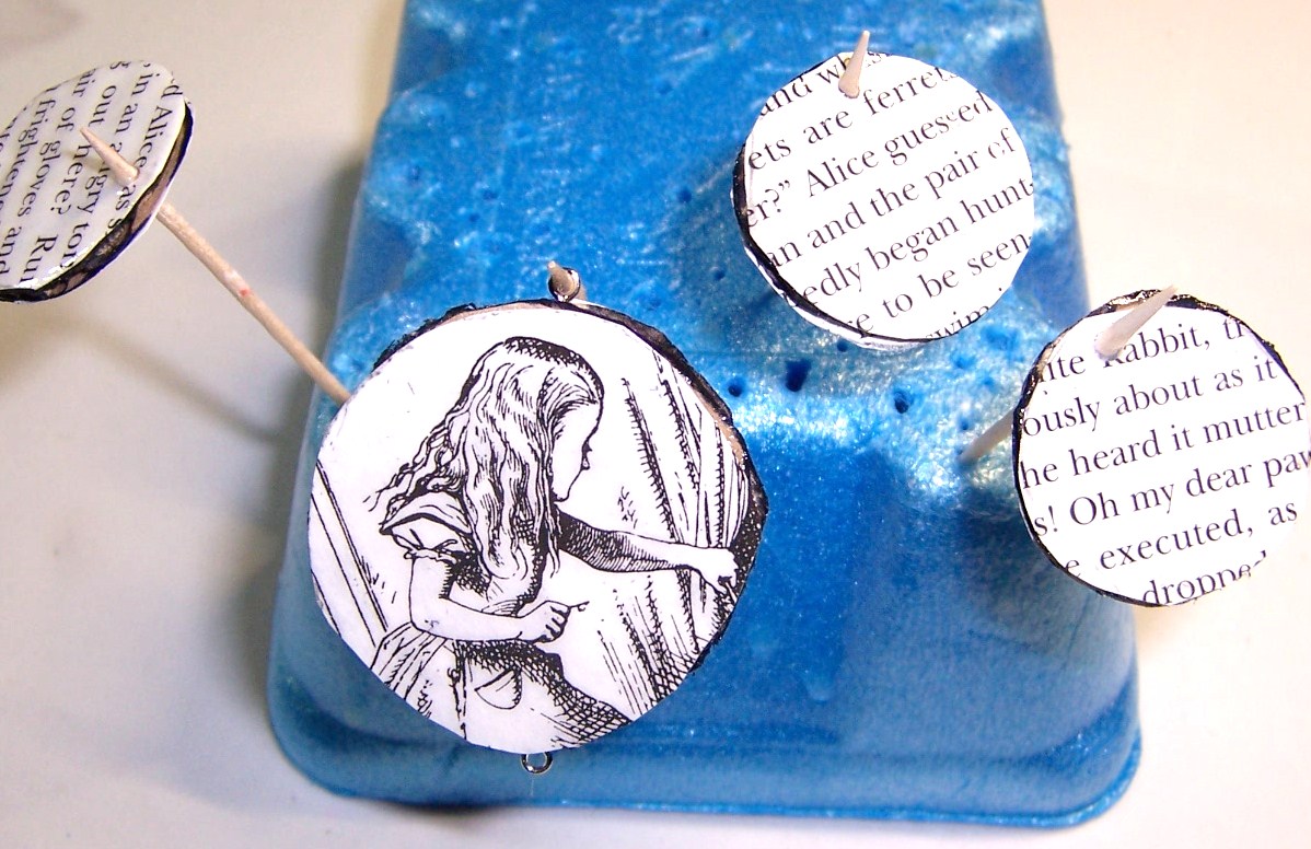 annemadethis "Literary" Paper Pendant Tutorial