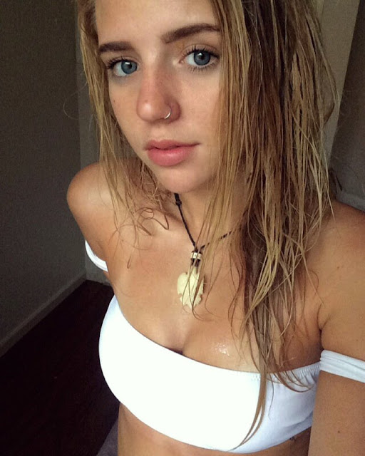 jade grobler jovencita sexy