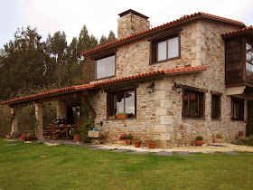 Construcciones Rústicas Gallegas: Residencia en piedra
