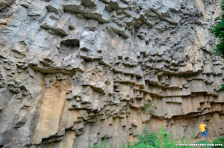 Pesona Batu Dinding Kilo Tiga - Amurang, Minahasa Selatan