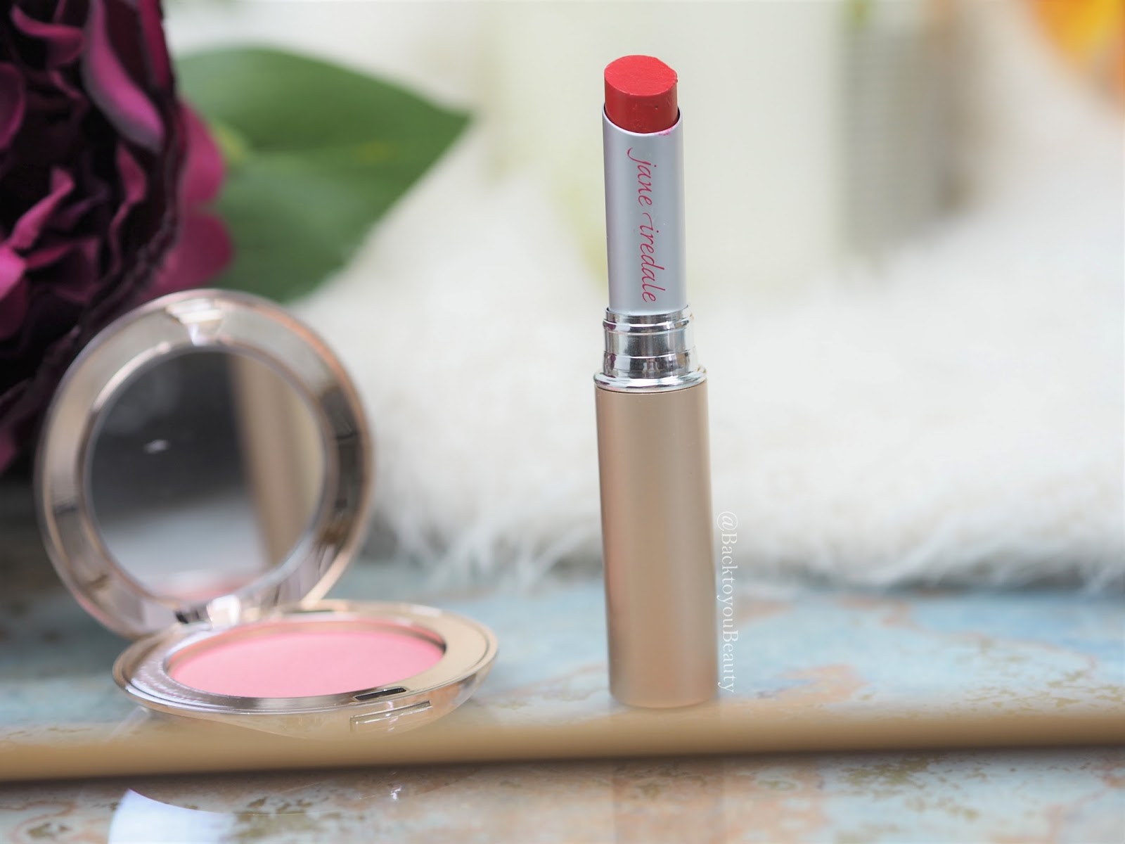 Pure Moist Lipstick In shade Gwen Pure Moist Lipstick In shade Gwen